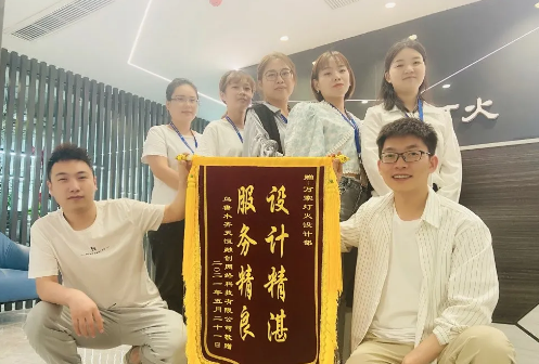 以服務(wù)為己任，以滿意為準(zhǔn)則——萬家燈火好評如潮！